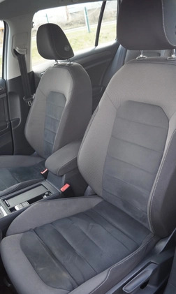 Volkswagen Golf cena 45999 przebieg: 211404, rok produkcji 2017 z Gryfice małe 562